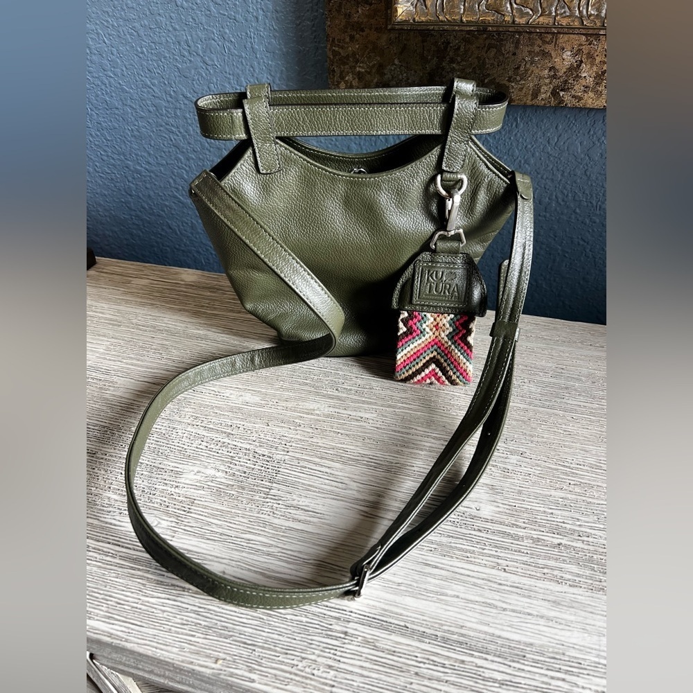 LIKE NEW!!! Ku Tura by BB Green Leather Crossbody Bag